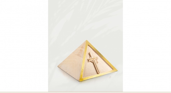 Pyramide mit oder ohne Kreuz   <small>(U78)</small>